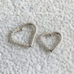 Argola Coração Aço Zircônias - Imagem 4