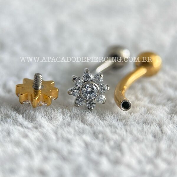 Minibarbell Curvo Titânio Rosca Interna Flor Zircônias - Imagem 3