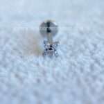 Labret Aço Rosca Interna Trevo 4 Zircônias - Imagem 4