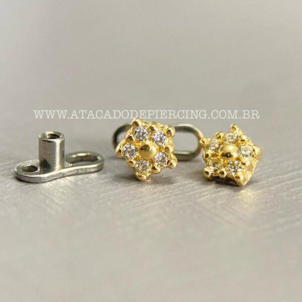 Kit Microdermal Titânio Topo Ouro 18K Flor Sakura Zircônias - Imagem 5