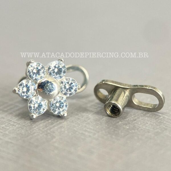 Kit Microdermal Titânio Topo Ouro 18K Branco Flor Zircônias - Imagem 4