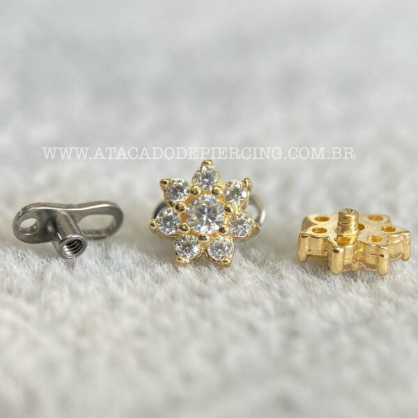 Kit Microdermal Titânio Topo Ouro 18K Flor Zircônias - Imagem 1