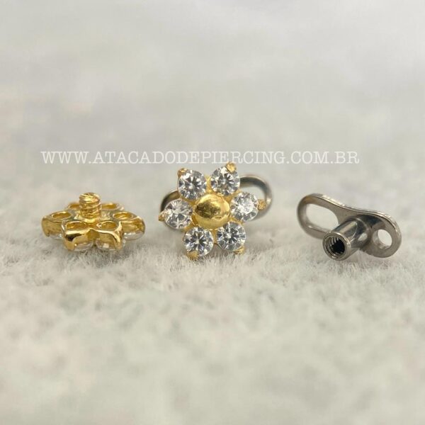 Kit Microdermal Titânio Topo Ouro 18K Flor Zircônias - Imagem 3