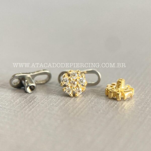 Kit Microdermal Titânio Topo Ouro 18K Flor Floco de Neve Zircônias - Imagem 3