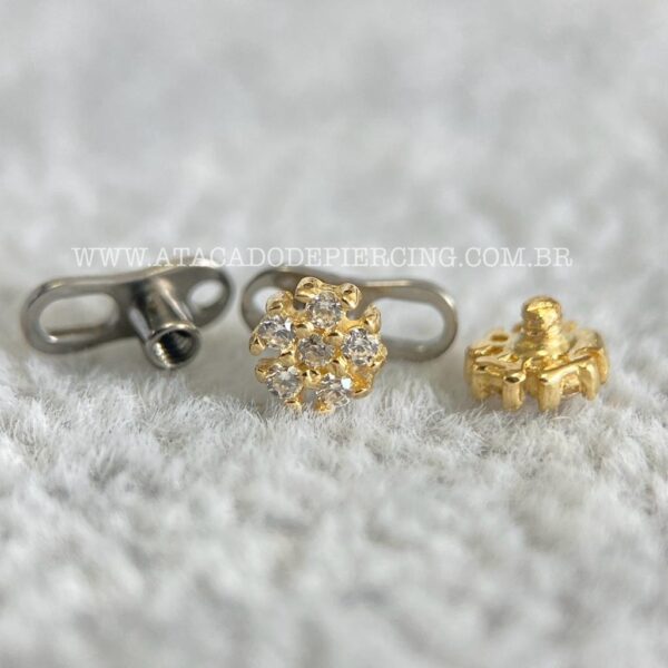 Kit Microdermal Titânio Topo Ouro 18K Flor Floco de Neve Zircônias - Imagem 1