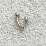 Minibarbell Curvo Titânio Rosca Interna - Imagem 4