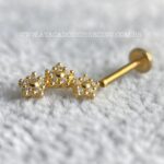 Labret Ouro 18K Trio de Flores Zircônias - Imagem 2
