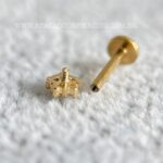 Labret Ouro 18K Flor Zircônias - Imagem 3
