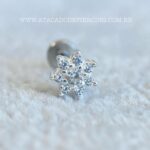 Labret Titânio Topo Prata 925 Flor Zircônias - Imagem 4
