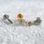 Labret Titânio Rosca Interna Flor Zircônias - Imagem 2