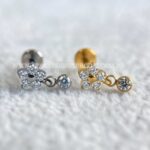 Labret Titânio Rosca Interna Flor Zircônias