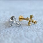 Labret Titânio Topo Prata 925 Cruz Zircônias - Imagem 4
