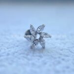 Labret Rosca Interna Titânio Flor Zircônias - Imagem 6