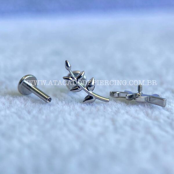 Labret Titânio Rosca Interna Folhas - Imagem 4